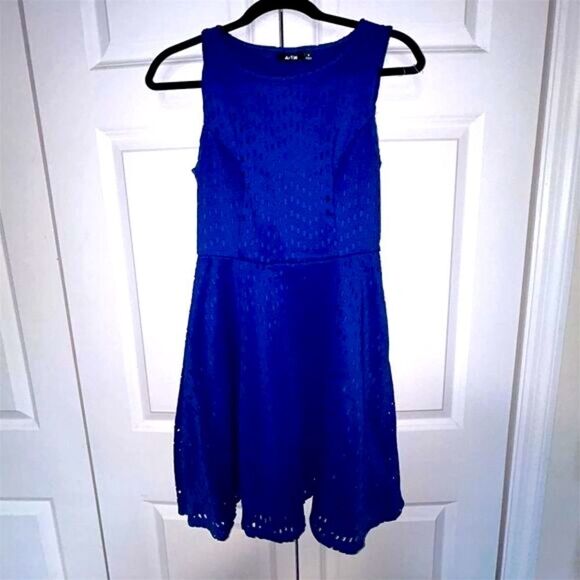 Apt 9 Women's Blue Fit & Flare Knee-Length Dress Size 8 Sleeveless - Picture 1 of 7